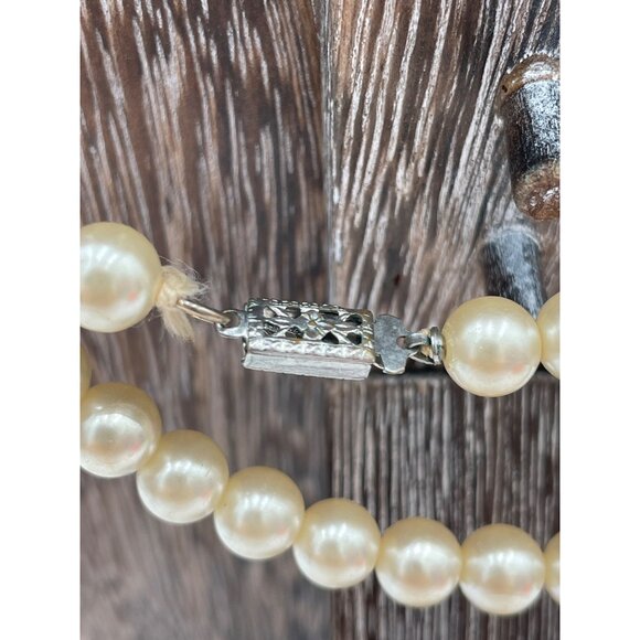 Vintage Faux Pearl Necklace Intricate Clasp 26" - Picture 3 of 5